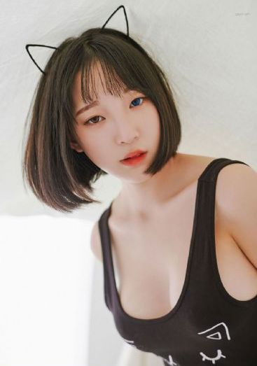 交换玩弄两个美妇教师韩国电影