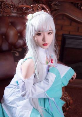路过我年少时光的蓝色