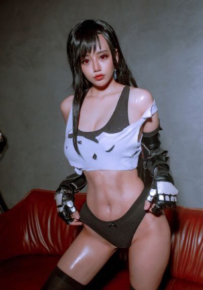 巨大女英雄